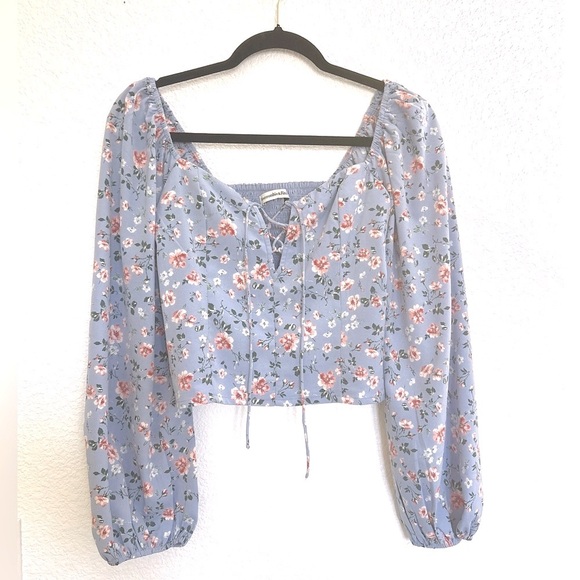 ABERCROMBIE & FITCH Puff Sleeve Lace-Up
Sweetheart Blouse Floral Top - Picture 3 of 8